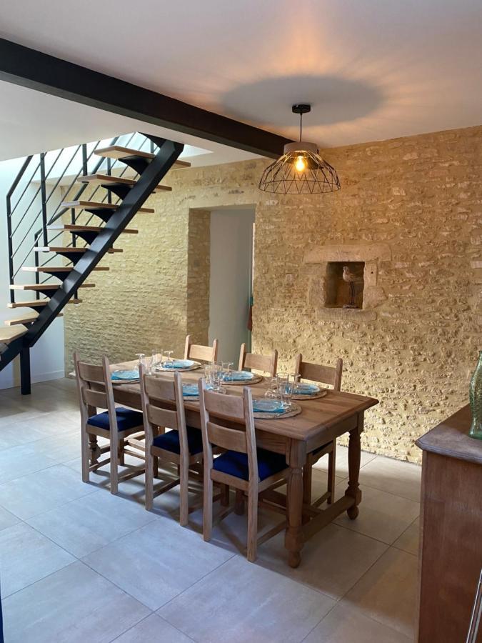 Charmante Maison Du XVIII En Pierre Renovee Colleville-Montgomery エクステリア 写真